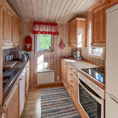 Vakantiehuis Stunning In With Sauna *